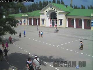 https://www.geocam.ru/images/cams/l/1275_railway_station_square_webcam.jpg