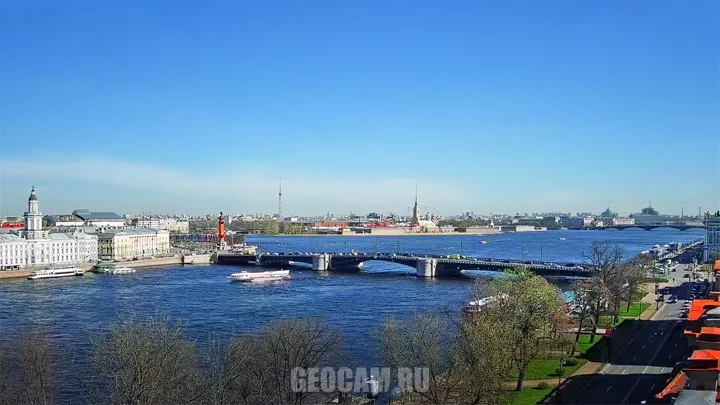 Веб-камера на Адмиралтейской набережной в Санкт-Петербурге