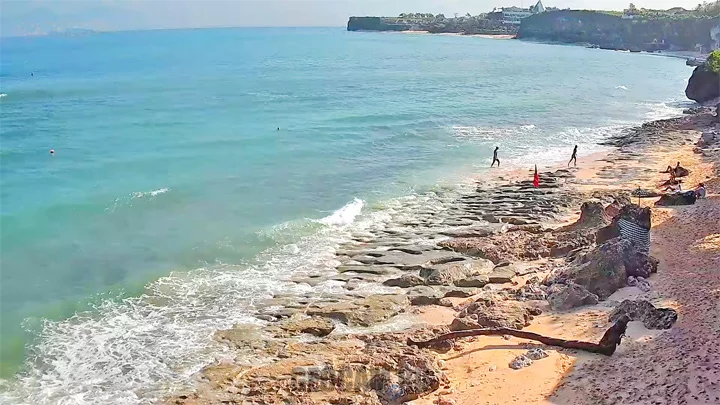 Webcam on Bingin Beach, Bali, Indonesia