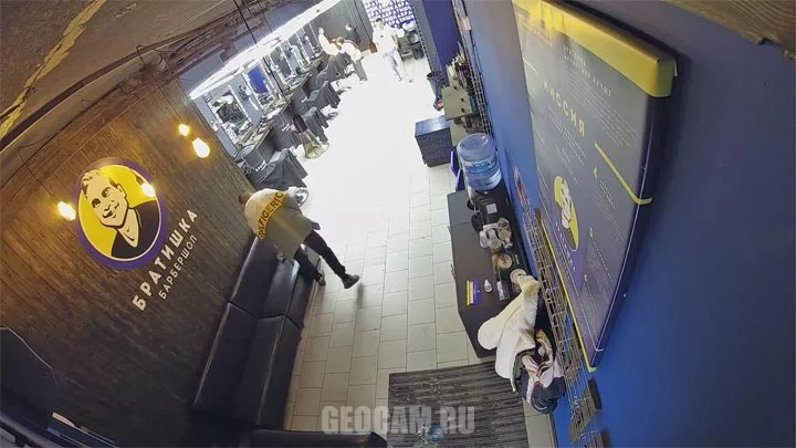 Webcam of the «Brother» barbershop on Solnechnaya Street, Samara