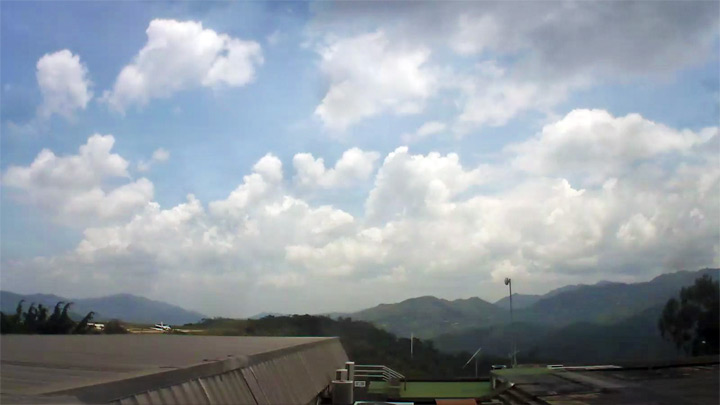 Caracas airport webcam: west view