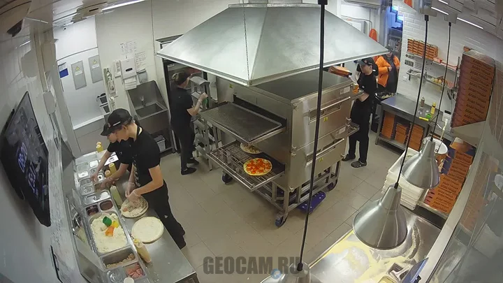 Webcam in the pizzeria «Dodo Pizza» on Chavaina Boulevard, Yoshkar-Ola, Russia