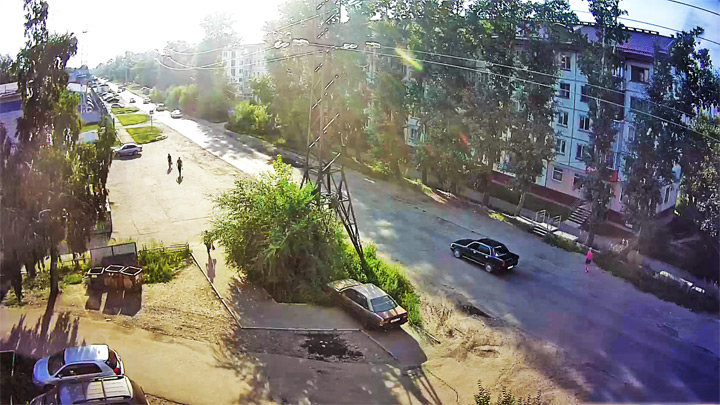 Webcam at the «Dolphin» swimming pool parking lot: Stepan Razin Street