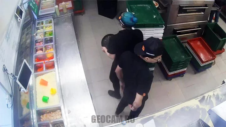Webcam in the pizzeria «Dodo Pizza» on Nikolai Ershov Street, Kazan