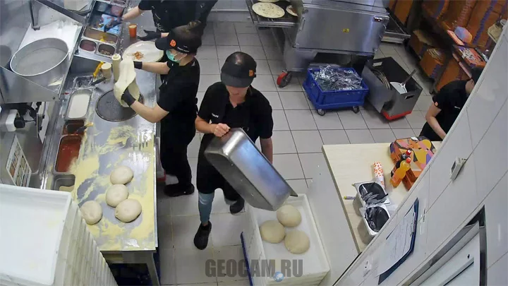 Webcam in the pizzeria «Dodo Pizza» on Oktyabrskaya Street, Blagoveshchensk