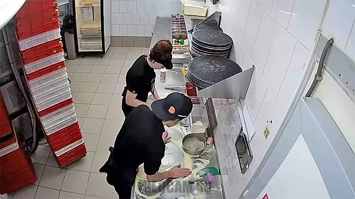 Веб-камера в пиццерии «Додо Пицца» на Первомайской улице, 85, Сыктывкар