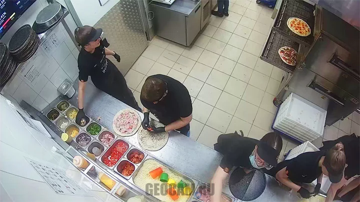Webcam at the Dodo Pizza pizzeria on Profsoyuznaya Street, Chita