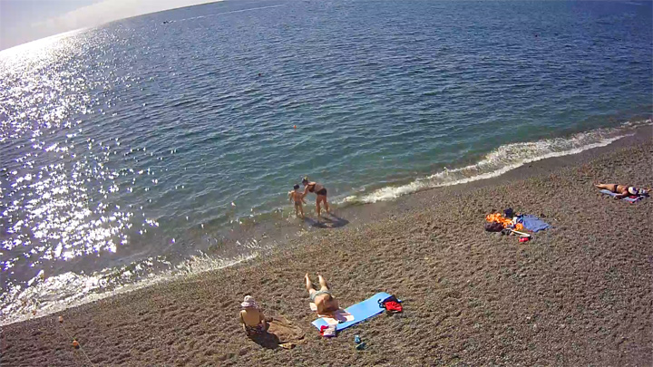 Webcam on the beach of the Dubna boarding house, Professor’s Corner, Alushta