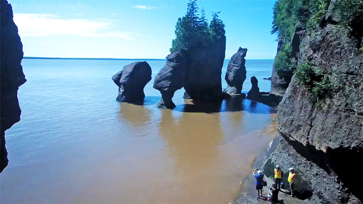 Hopewell Rocks Webcam, Canada