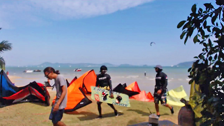 Friendship Beach Webcam, Phuket, Thailand: Kite Zone