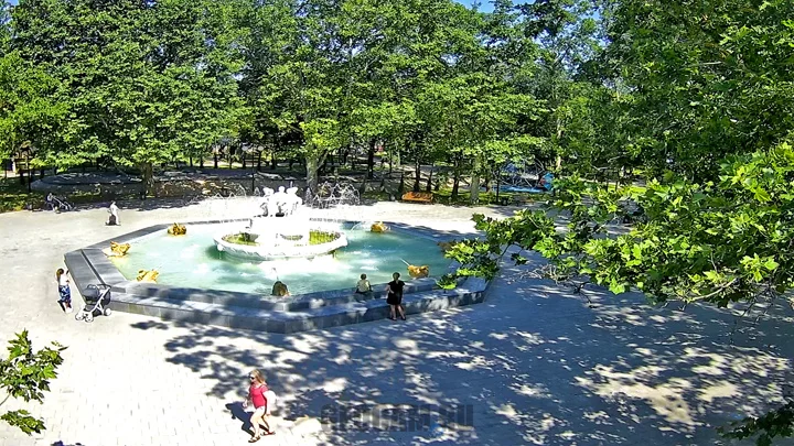 Komsomolsk Park fountain webcam, Sevastopol