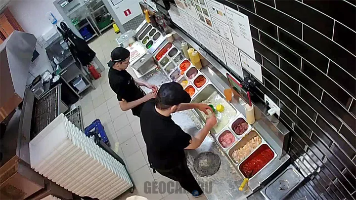 Webcam in the pizzeria «Dodo Pizza» on Kosmonavtov Avenue, Yekaterinburg