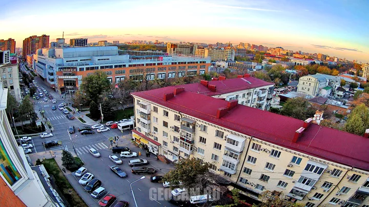 Веб-камера на улице Володи Головатого, Краснодар