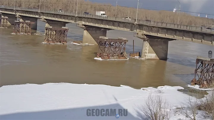 Webcam with a view of the Kuznetsky Bridge in Novokuznetsk city, Russia