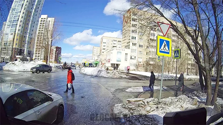 Веб-камера на мусоровозе М564ТС18 в Ижевске