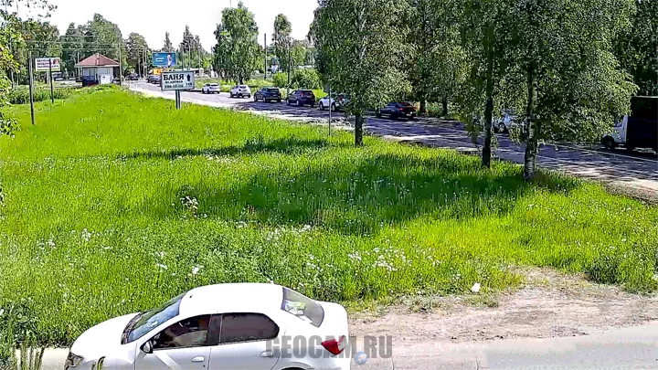 Веб-камера у перекрёстка Московского шоссе и Железнодорожной улицы, г. Пушкин