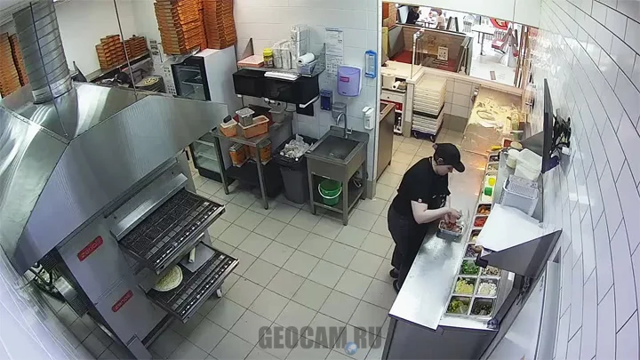 Веб-камера в пиццерии «Додо Пицца» на Московской улице, Саратов
