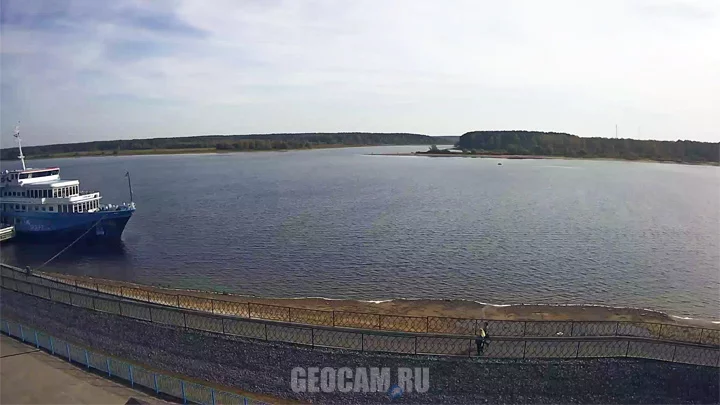 Webcam with a view of Volga River, the town of Myshkin