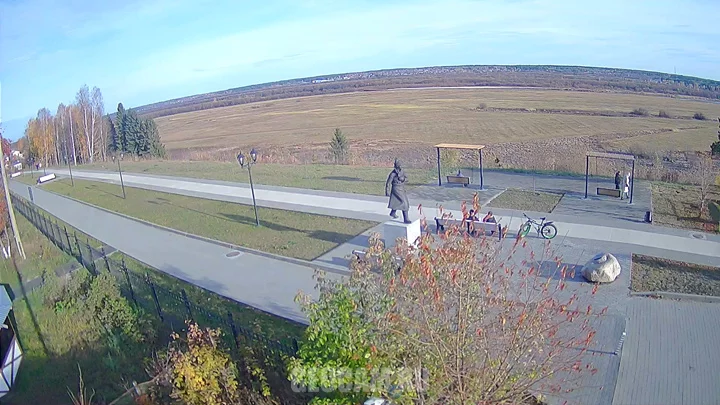 Webcam on Naberezhnaya Street, Velsk town, Russia