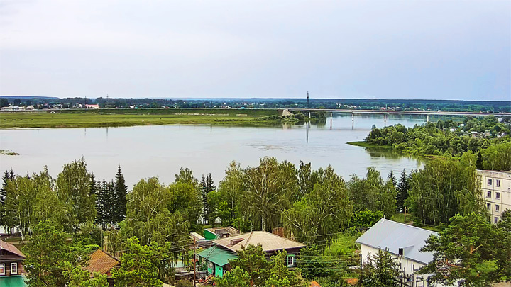 Obvodnoy Bridge in Biysk: view of Biya River and Obvodnoy Bridge