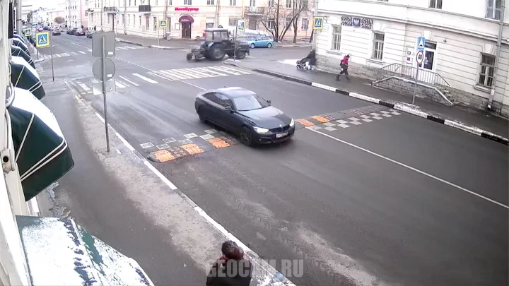 Веб-камера у перекрёстка Оранжерейной и Малой улиц, Пушкин