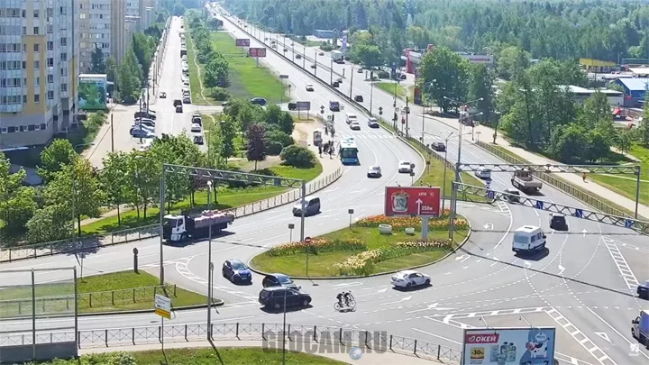 Веб-камера у перекрёстка Приморского шоссе и улицы Токарева, Сестрорецк
