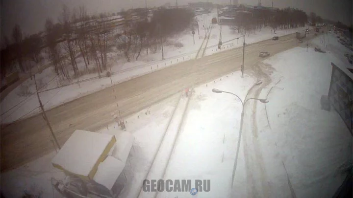 Webcam at the railway crossing on Yunykh Lenintsev Avenue, Podolsk