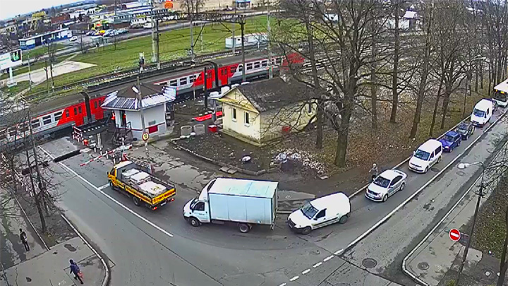 Webcam at the railway crossing in Pushkin