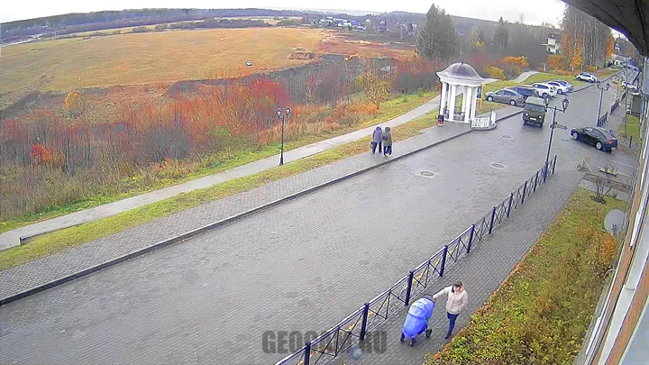 Веб-камера с видом на ротонду на Набержной улице Вельска