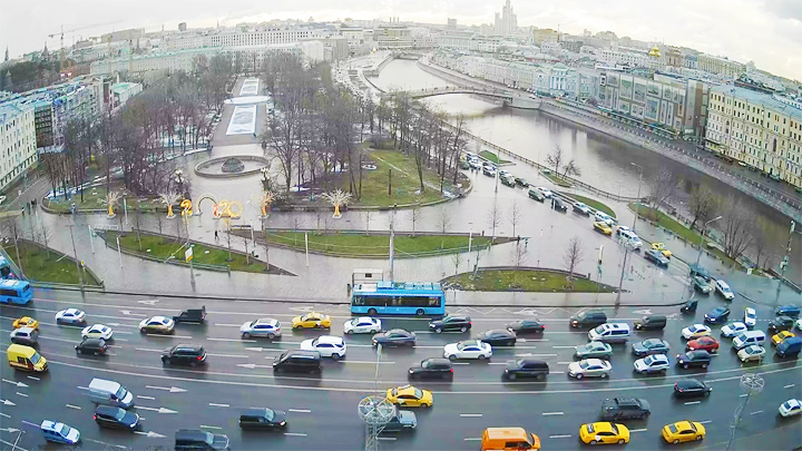 Webcam on Serafimovich Street in Moscow