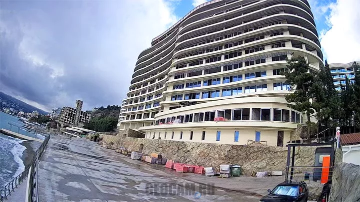 Веб-камера на набережной ЖК «Скай-Плаза 4.0», Ялта: Веб-камера на набережной ЖК «SkyPlaza», Ялта