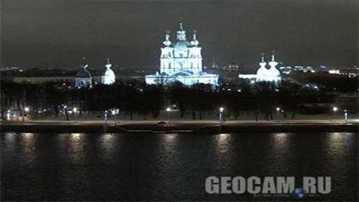 Веб-камера Смольного собора, Нева, Санкт-Петербург