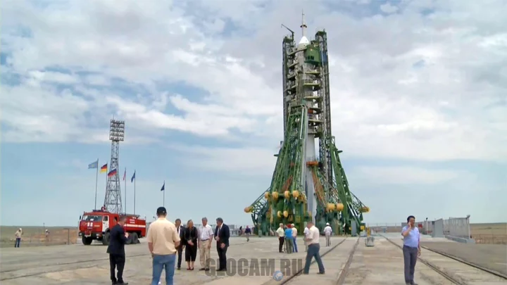Веб-камера космодрома «Байконур»: «Союз МС-09» перед веб-камерой космодрома «Байконур»