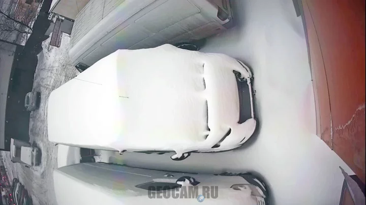Webcam №2 in the parking lot of the car service station «Racing-Service» in Kupchino in St. Petersburg