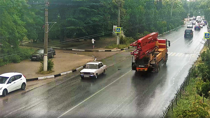Webcam on Vakulenchuk street 12, towards Menshikov street