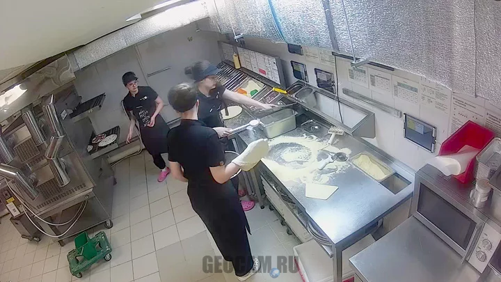 Webcam in the pizzeria «Dodo Pizza» on Vorovskogo Street, Chelyabinsk