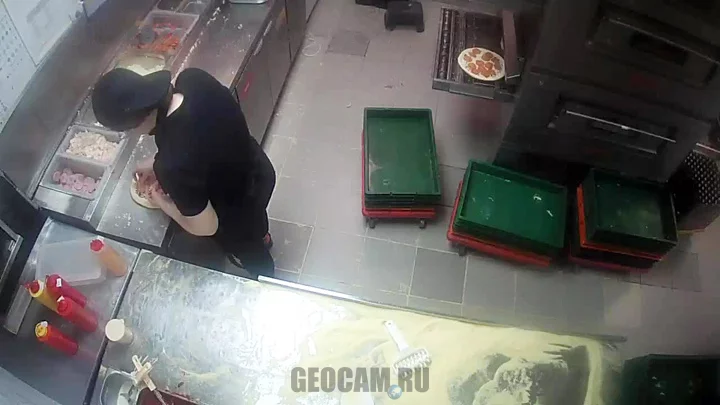 Webcam in the pizzeria «Dodo Pizza» on Lev Yashin Street, Tolyatti