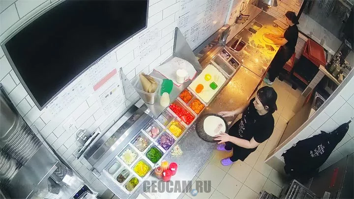 Webcam at the Dodo Pizza pizzeria on Yuzhny Highway, Samara